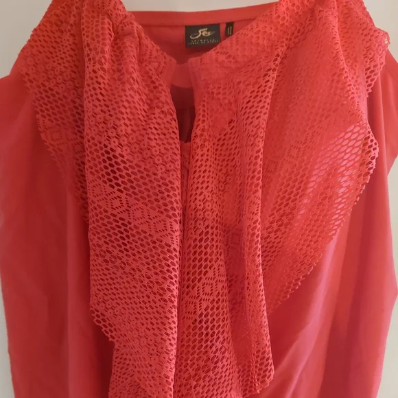 Sea Red Ruffle Keyhole Swim Top - Picture 2 of 9